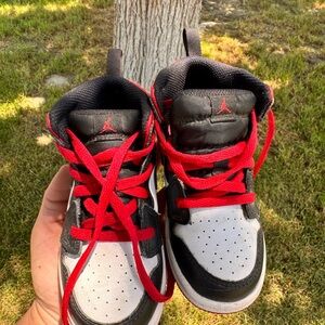 Nike Black and Red Sneakers High-Top Classic